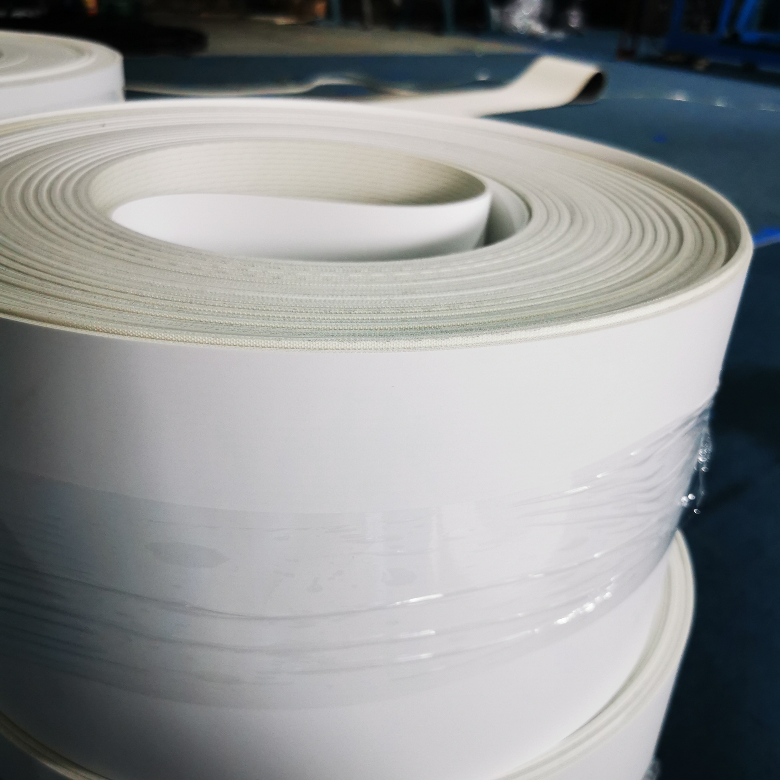 白色食品輸送帶PU輸送帶耐油耐磨聚氨酯食品級(jí)輸送帶